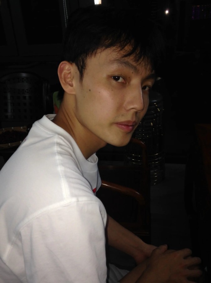 这风格有点emo！徐杰晒照：人生就是一部跌宕起伏的电影 人生如戏封面