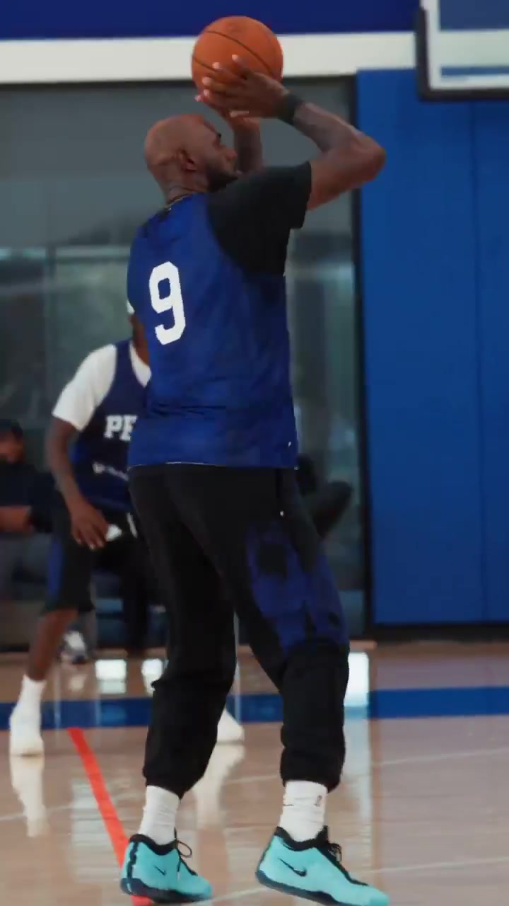 76人官方发詹姆斯训练视频！NBA官方转发：将开启历史性的第24季封面
