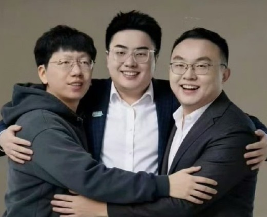 又有人被卡!爆料人:AL教练井盖无法前往S赛 bigwei和马老师带队封面