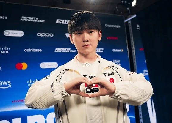 JackeyLove：今年相对不太顺利，BO1做好准备就能赢HLE封面