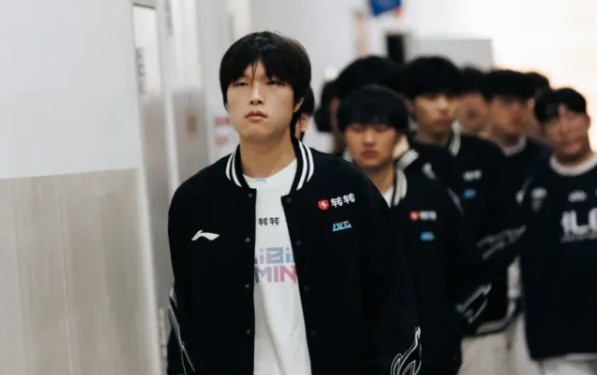 Bin：之前有三上单只是因为我要休息 没太去想其他队伍怎么样封面