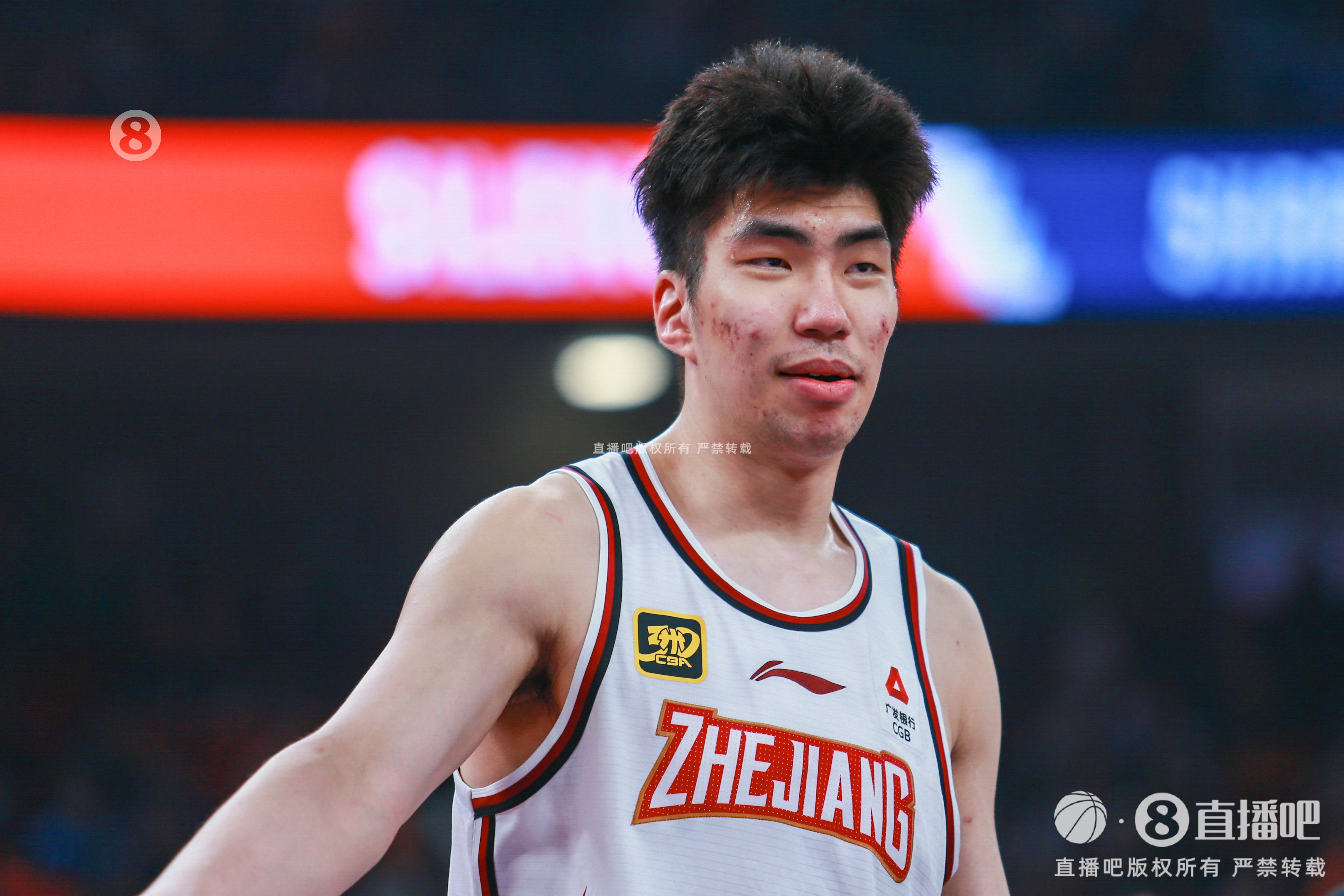 表现不佳!余嘉豪社媒消极评论:我已经“死”了 CBA我打不明白封面