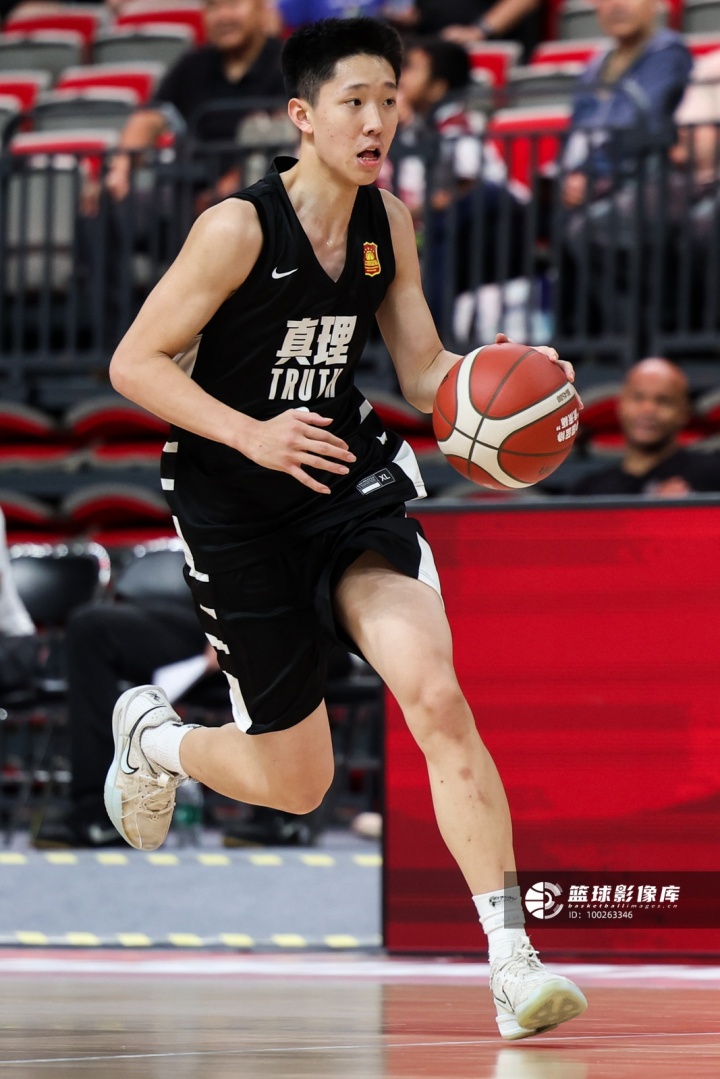 把张宇辰当驴使！媒体人吐槽：临走之前还得打这个比赛 玩命用他封面