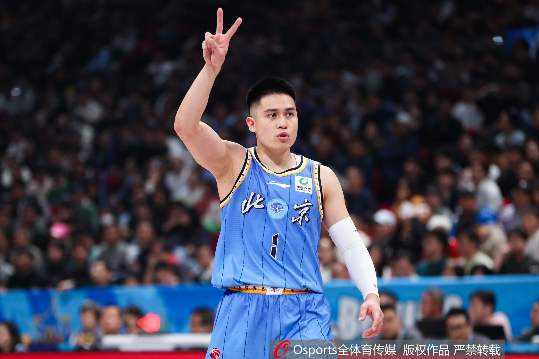 北京记者:陈盈骏接近与首钢达成续约 大概率将续签D类顶薪合同封面