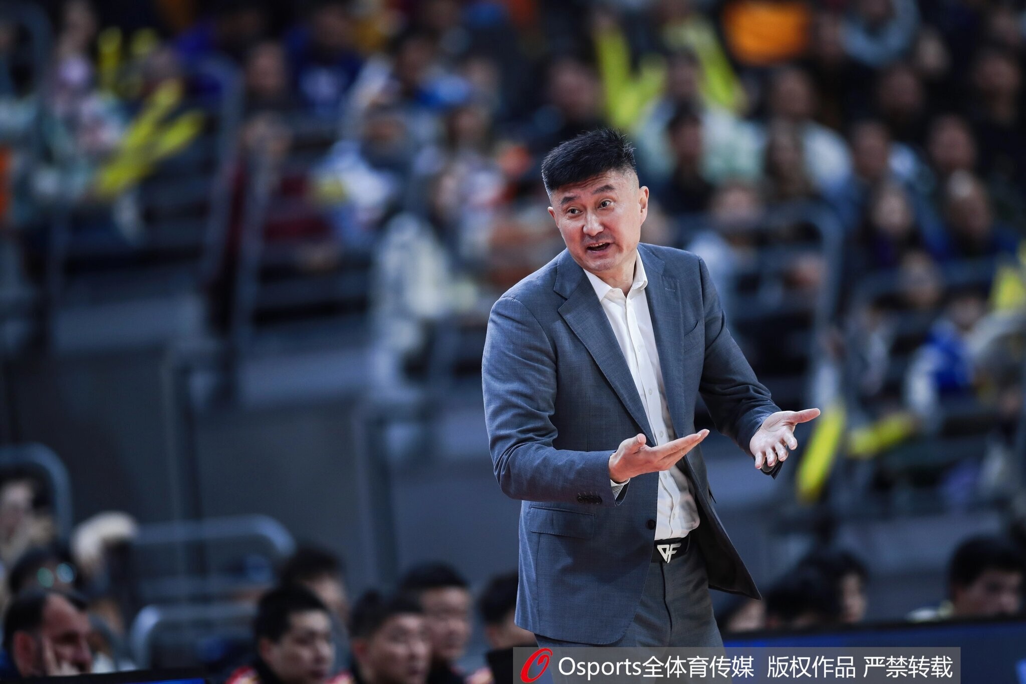 记者:徐昕在广州闪耀 或是杜锋离任广东男篮主帅的最后一根稻草封面