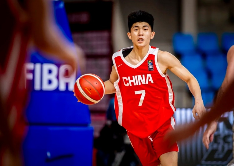 出手有点少！王子超5投2中得到4分1板4助 正负值+8封面