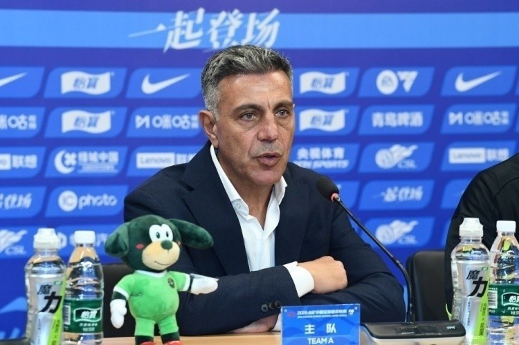 足球报:浙江队失去进前五的可能性,按合同约定罗斯离任成定局封面