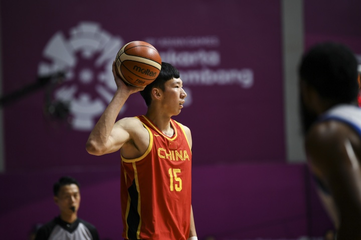 媒体人:周琦主动表态愿出战亚运会 郭士强以没参加夏训为由拒绝封面