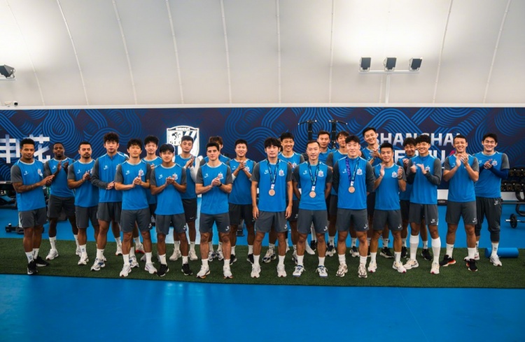 欢迎三位亚运男足队员吴曦、朱辰杰、杨皓宇载誉归队👏封面