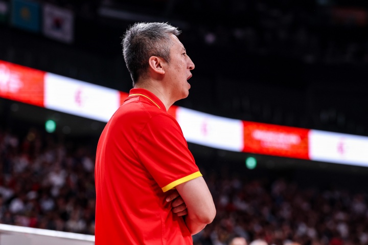 热搜不断变化!“郭士强下课”词条登顶微博热搜封面