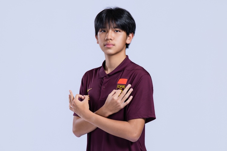 东体：潘朝伟前往欧塞尔试训，若成功年满18岁后再签正式职业合同封面