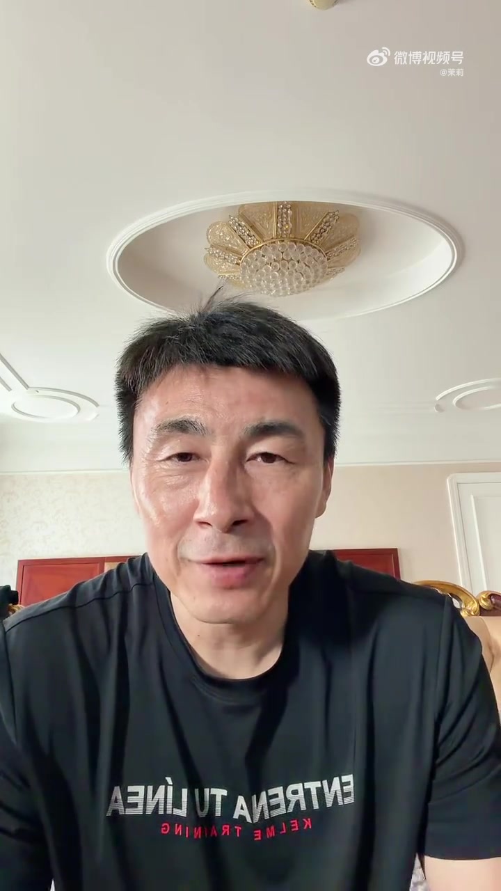 李玮锋确认卸任中甲宁波主帅：很遗憾不能继续带队训练比赛封面