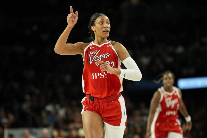 WNBA常规赛收官战！阿贾35分钟28投16中高效砍下34分10篮板封面