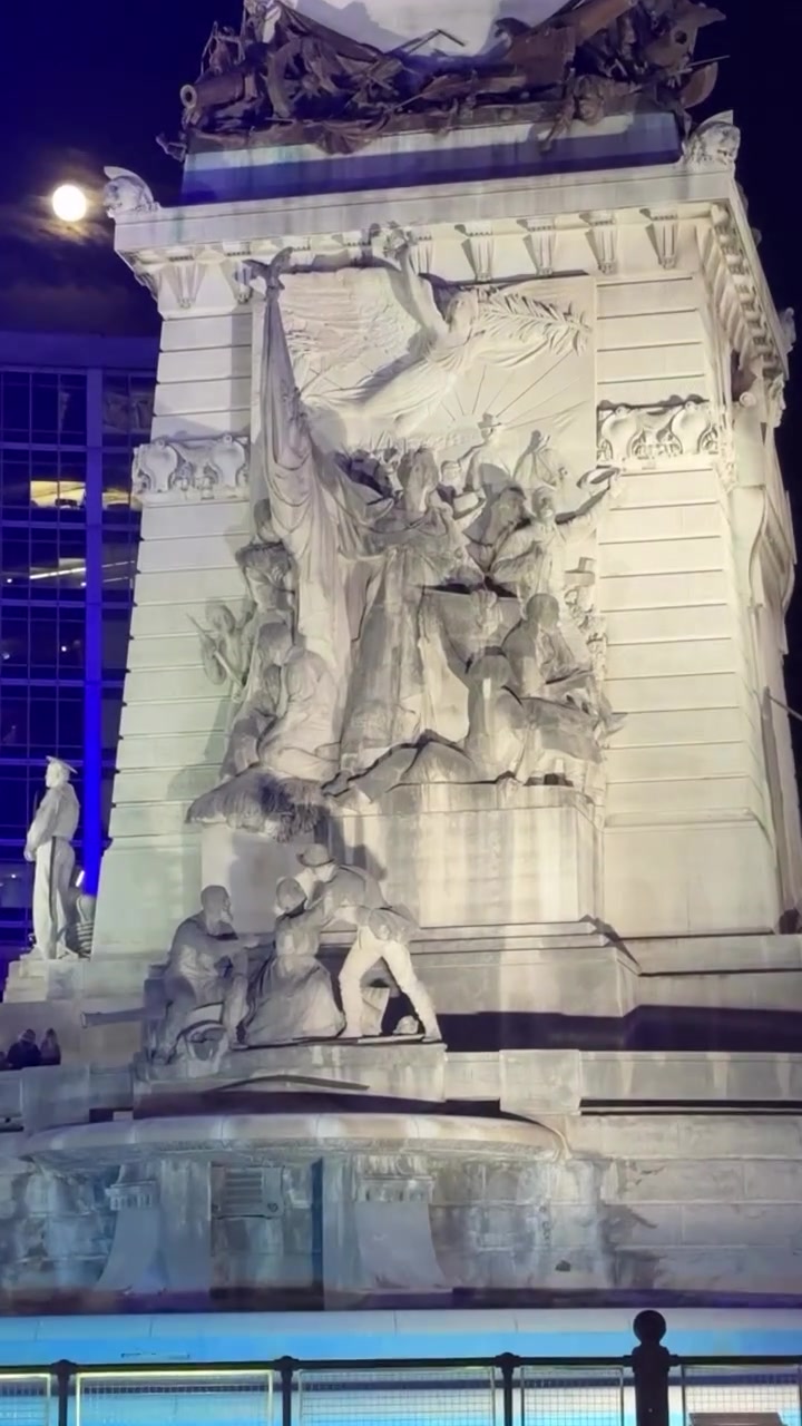 铭记历史!詹姆斯晒参观印第安纳波利斯市中心士兵与水手纪念碑封面