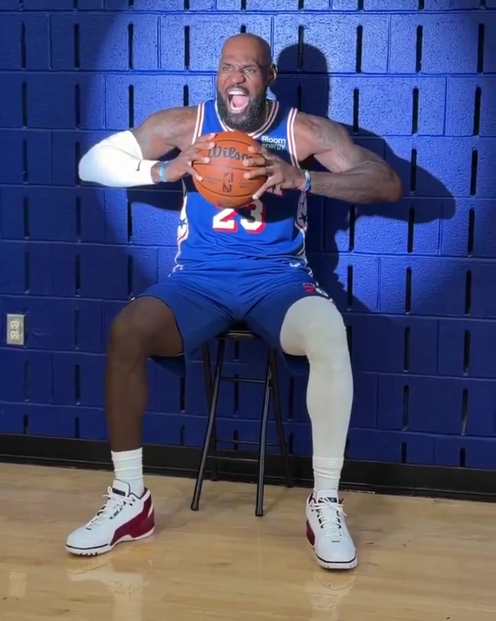 费城23号上线🚨NBA官推晒詹姆斯76人球衣造型：费城76人詹姆斯封面