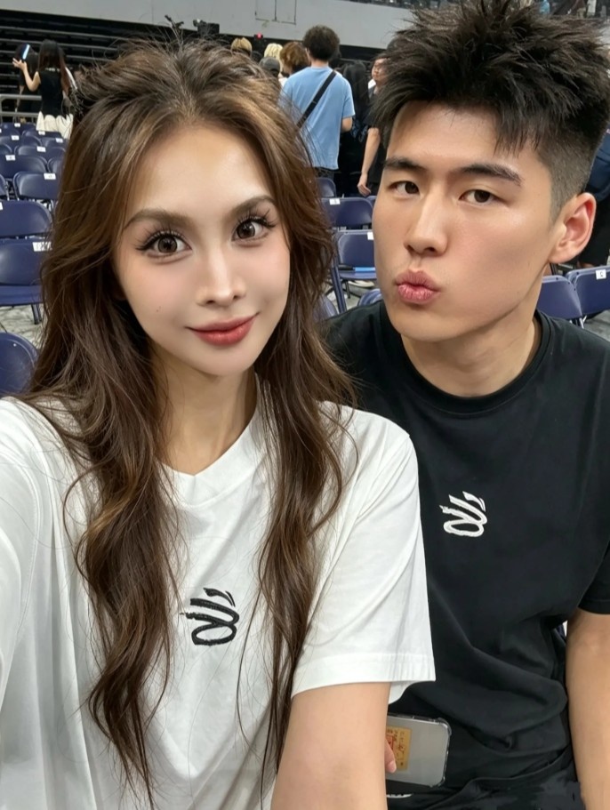 甜蜜时光！陈家政女友晒合照：❤️‍🔥ASEN❤️‍🔥演唱会封面