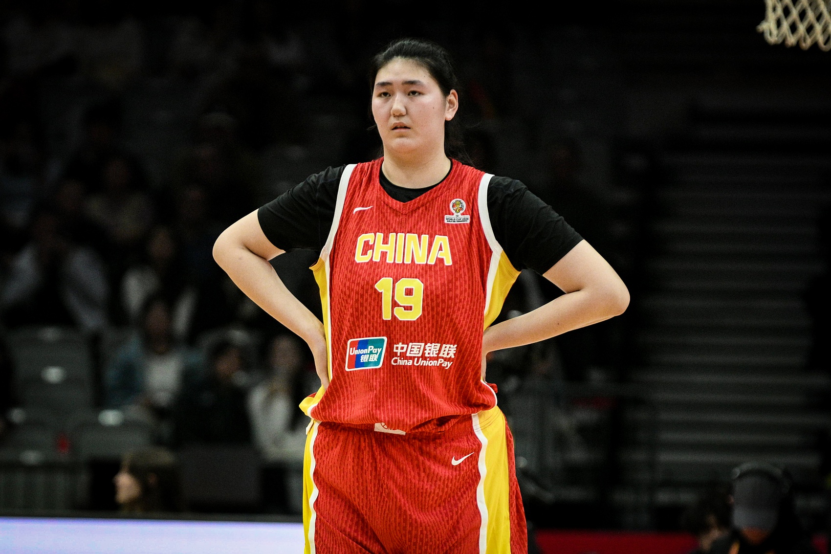 中国女篮热身赛险胜尼日利亚 张子宇独得24分立下头功封面