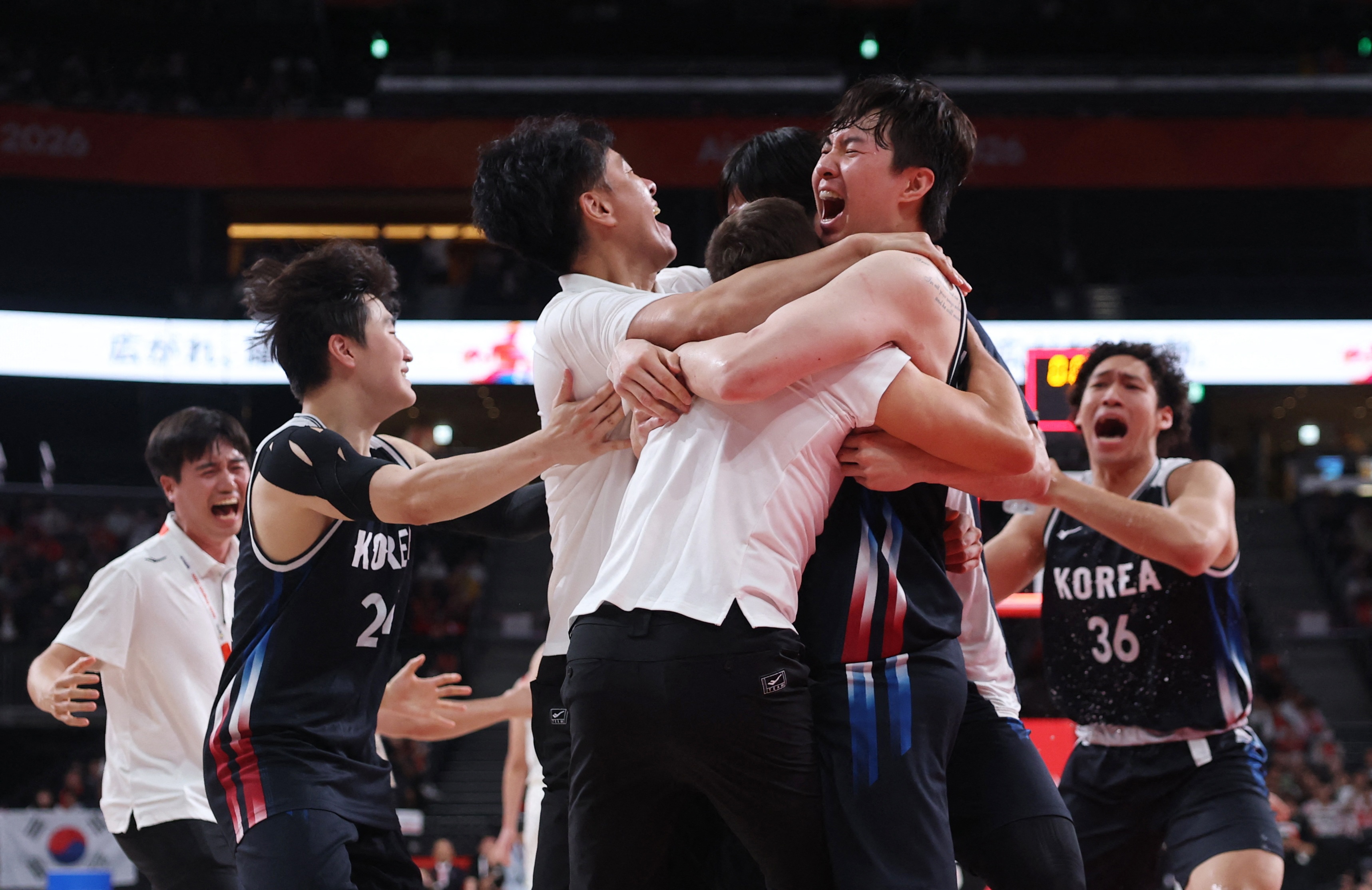 🏀亚运男篮-李贤重狂轰27+18&下半场22分 韩国胜东道主日本夺冠封面