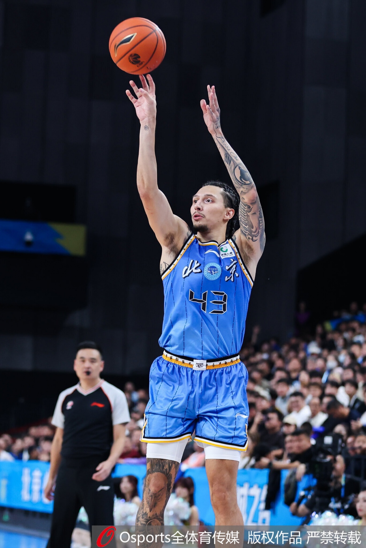 林迪·沃特斯谈三分8中7：我只是把握了空位机会 下一场再接再厉封面