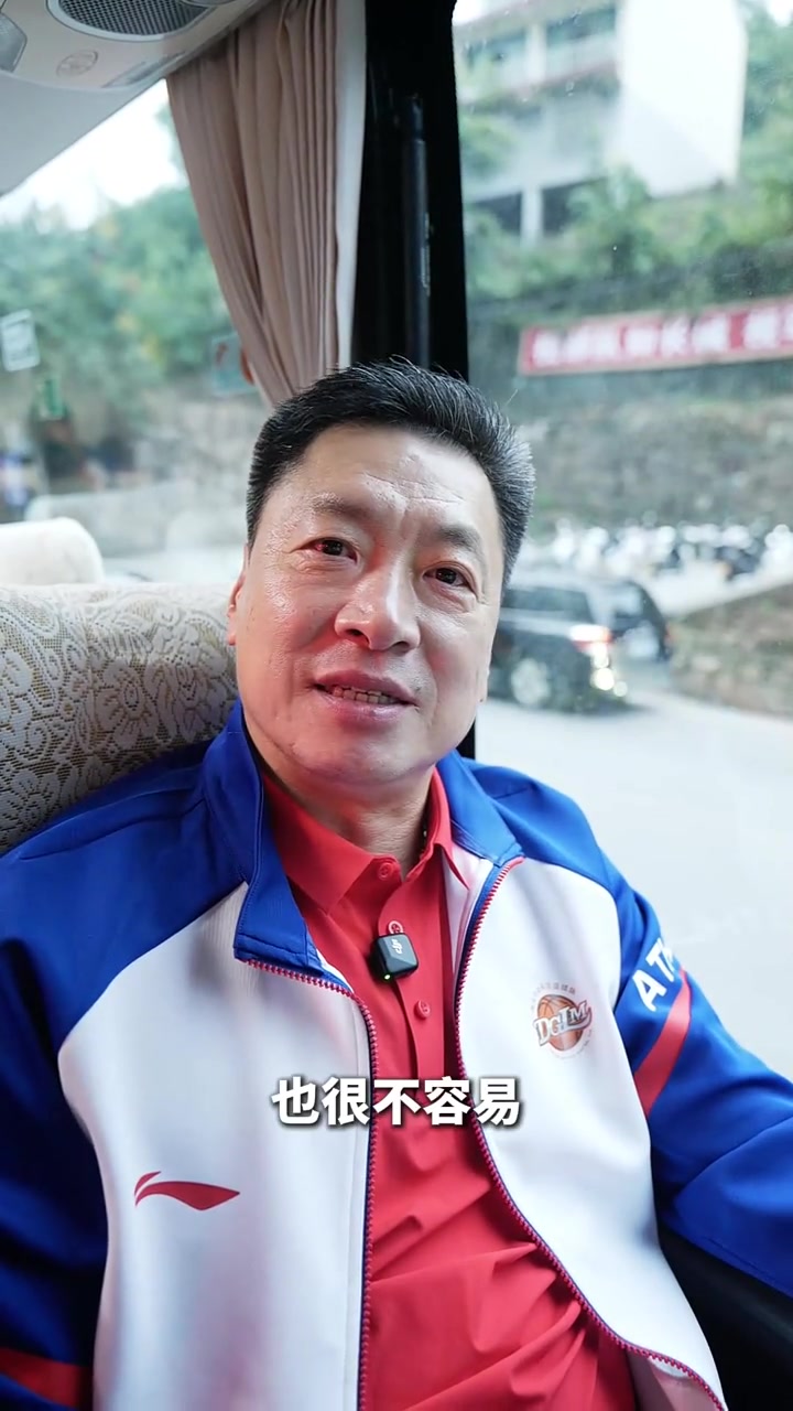 李春江关注青少年篮球：加油 每一个热爱篮球的少年！封面