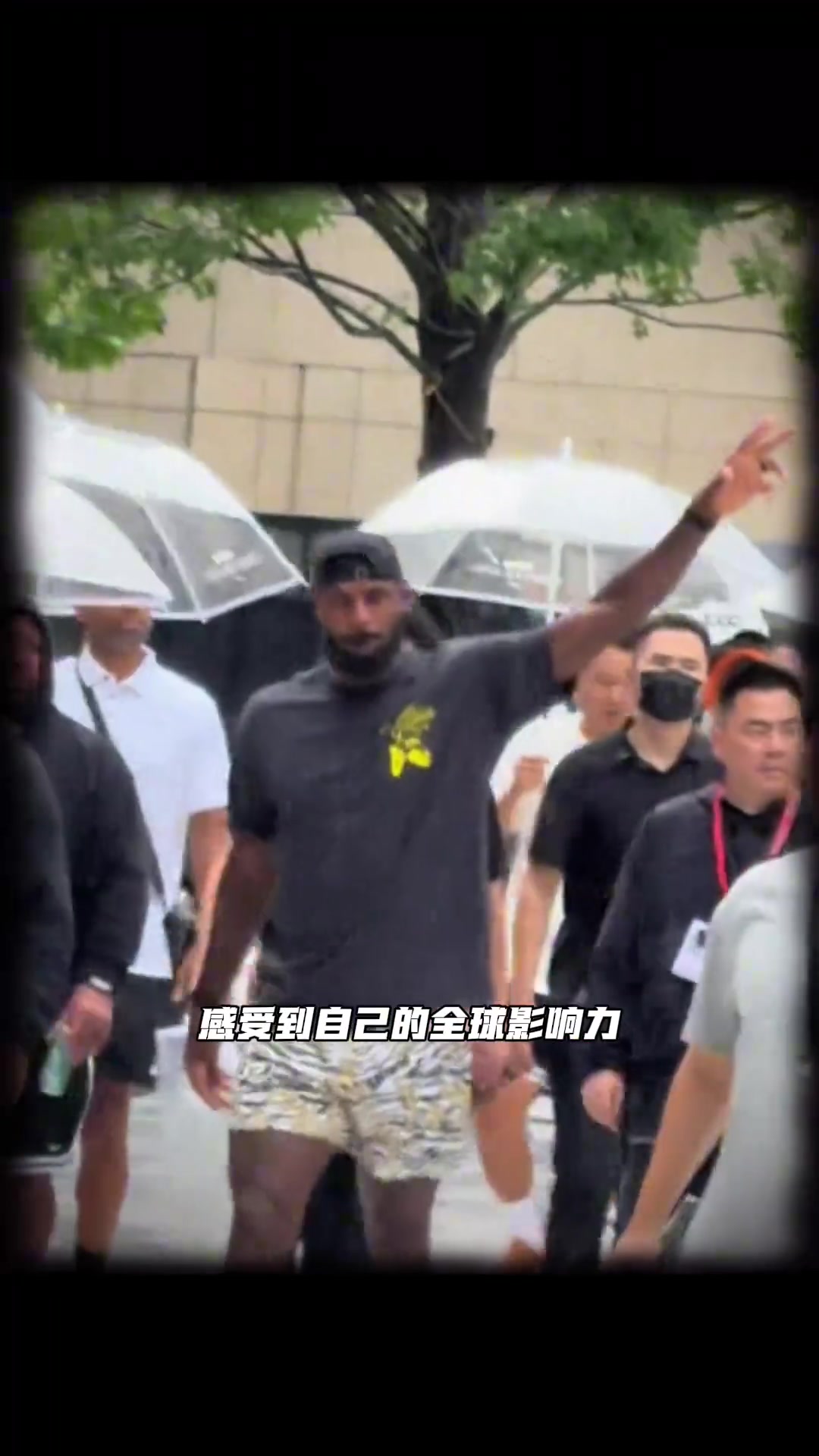 19岁第一次来华，詹姆斯坦言在这里才感受到自己的全球影响力！封面
