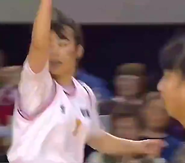 曾经是中国女篮响当当的人物！看看张镇麟妈妈王芳，当年怎样打球的封面