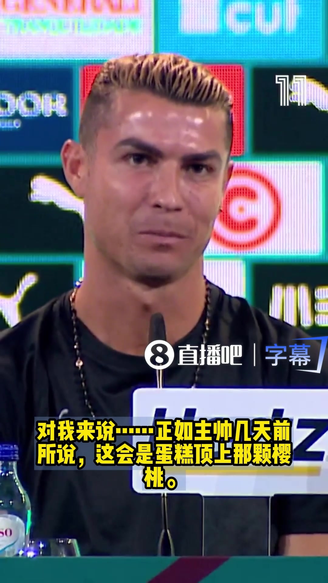 记者:第1000球希望在俱乐部还是国家队打进？C罗:国家队封面