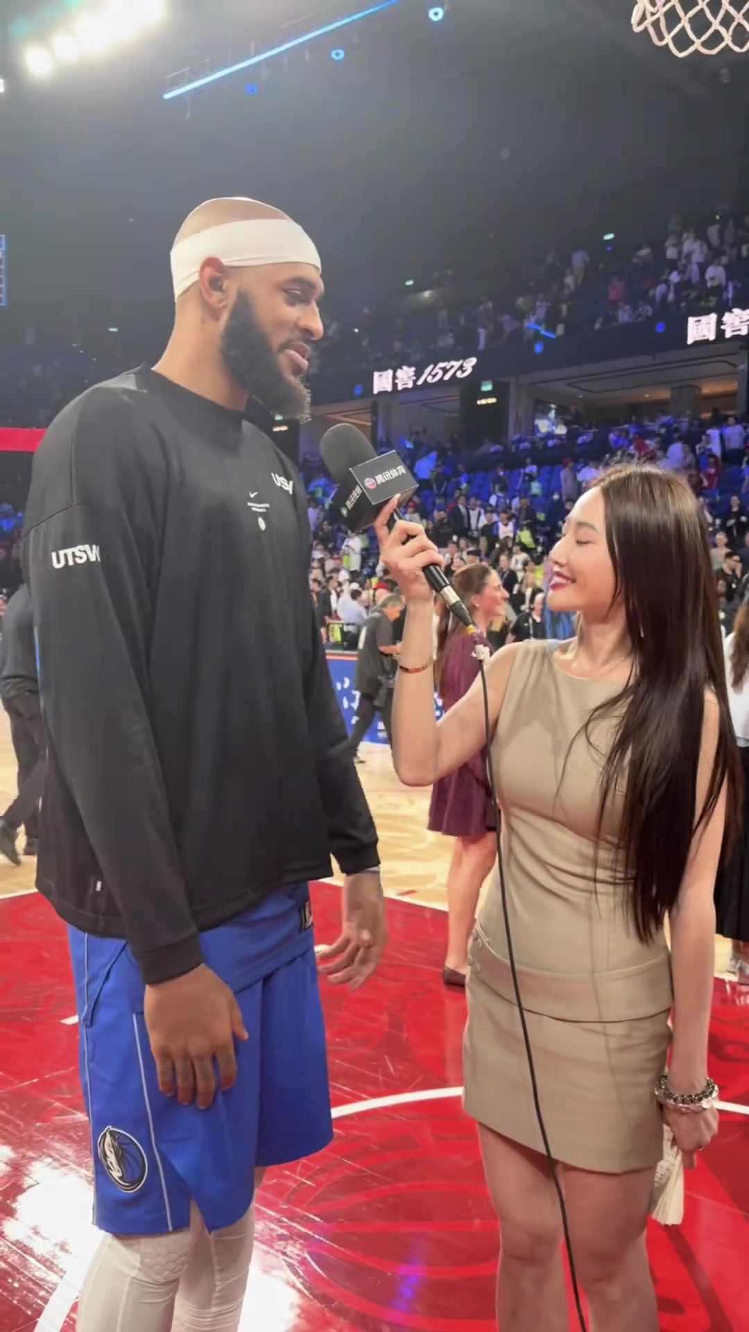 这颜值是真高😍篮球美女记者孟超社媒晒NBA中国赛采访合集封面