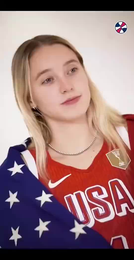 佩奇这颜值😍在美国女篮算是数一数二了吧~封面