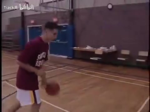 😀珍藏视频!纳什能不能扣篮?这个视频来揭秘~封面