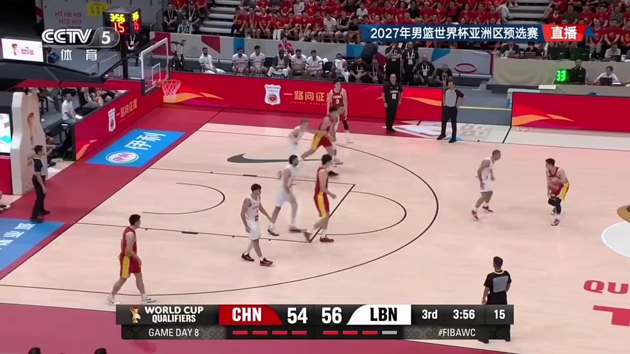 这球十分提气！王俊杰弧顶无视防守干拔命中三分，随后怒吼庆祝！封面