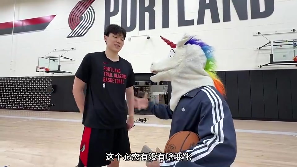 杨瀚森曾谈：偶像约基奇打我应该10-0开吧！他那手真好使啊！封面