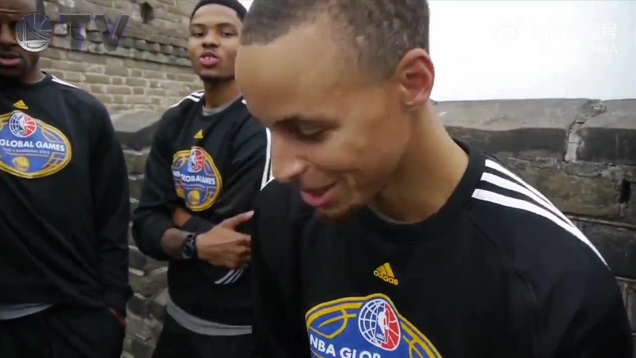 那时都还很青涩😄13年NBA中国赛，勇士全队曾集体攀登长城封面