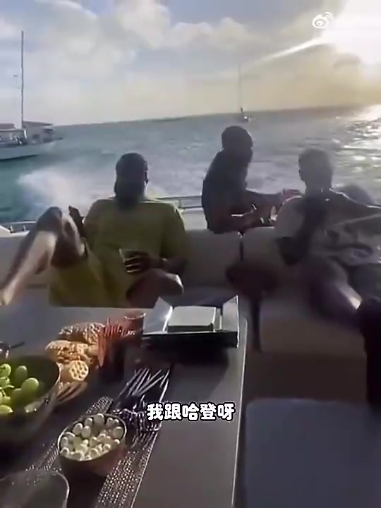 杨毅曾谈与雷霆三少更愿意和谁当朋友:登哥啊,他会带我玩,KD只会打球封面
