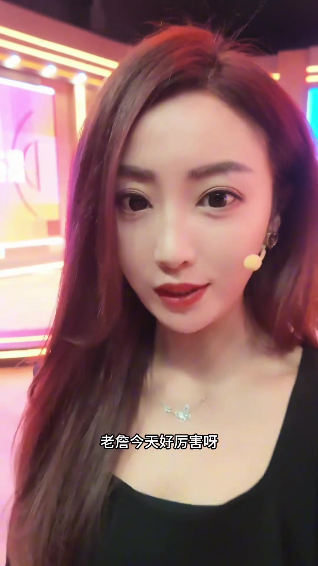 佳依：老詹首秀好厉害！又有球看了 揭幕战你们大家还满意吗！封面