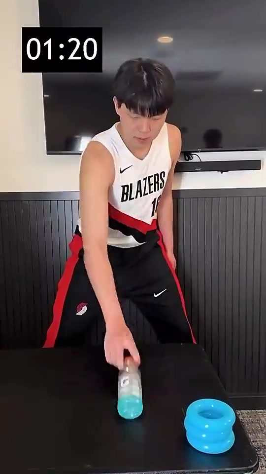 不愧小火龙！杨瀚森此前手活挑战仅耗时14秒29👍封面