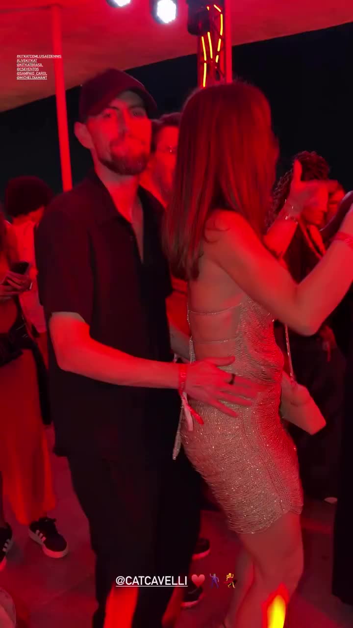 舞扭得不错！怪不得若日尼奥身材消瘦，有这媳妇儿谁受得了啊🤩封面