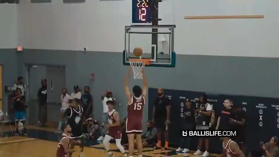 基因战士!探花布泽尔15岁曾与比斯利等NBA球员打的有来有回封面