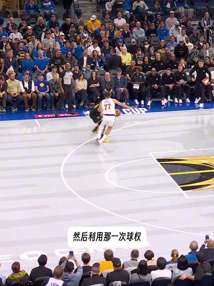 谈晃倒东契奇？库里：我只想拉开空间 没想到一下这么猛😅封面