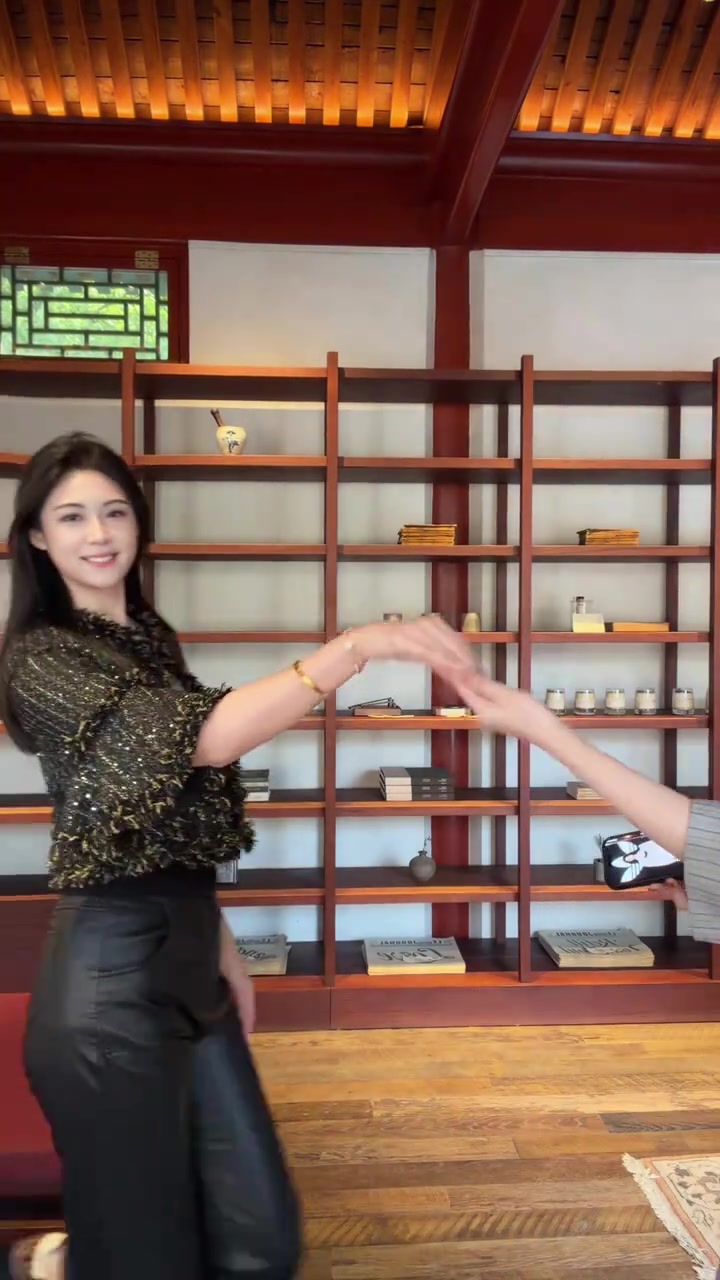 这是真的美😍卓识这气质太好了~封面