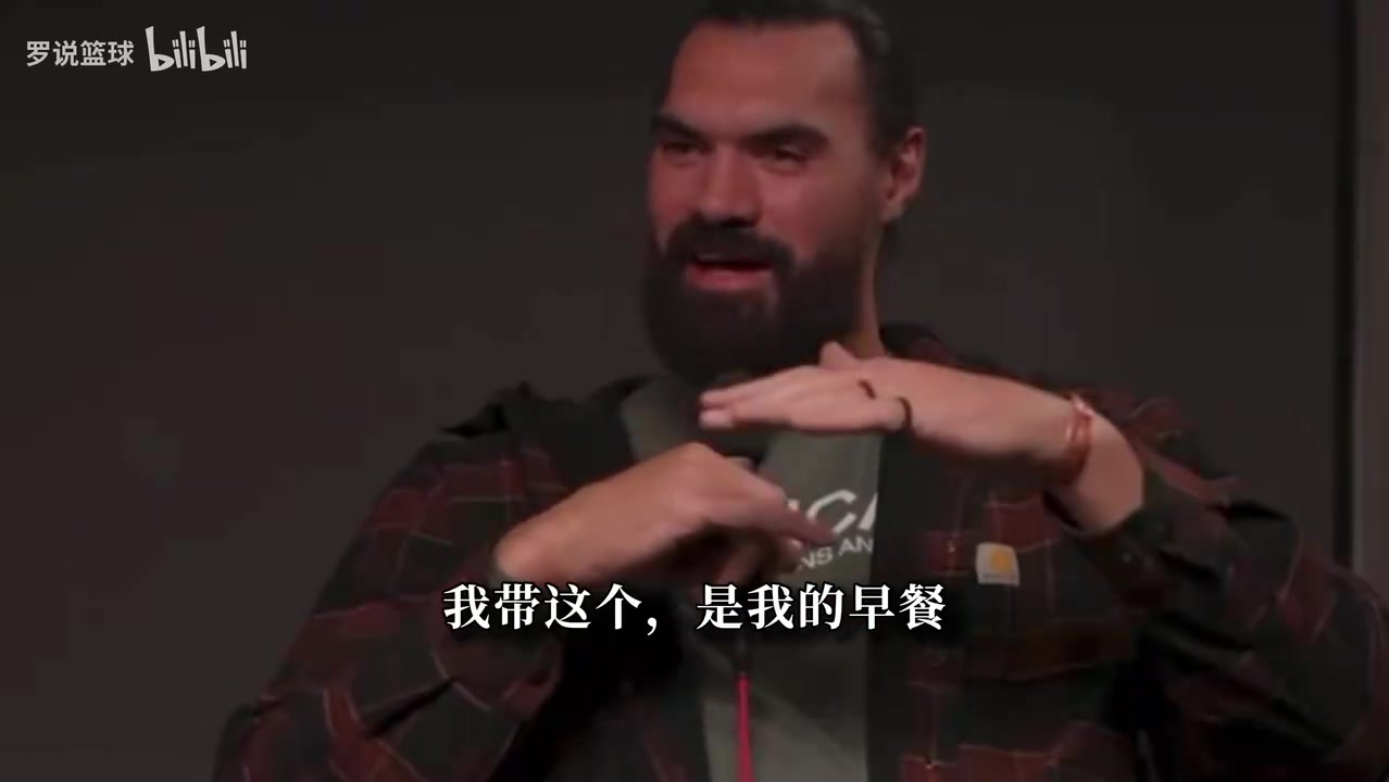 亚当斯谈干饭习惯：不用餐具上手抓着吃！晚饭我能连吃三顿大餐！封面