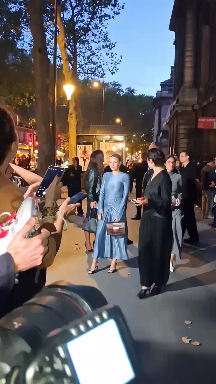 瓜迪奥拉女儿颜值暴击！顶级超模身材惊艳全场，岳父大人啊！封面