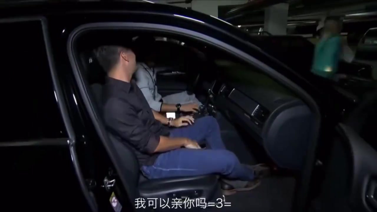 女粉真的多!珍藏影像:内马尔对球迷们有求必应!封面