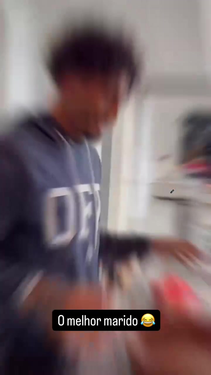 这做的是啥?来看此前妻子镜头中的巴西厨师拉菲尼亚封面