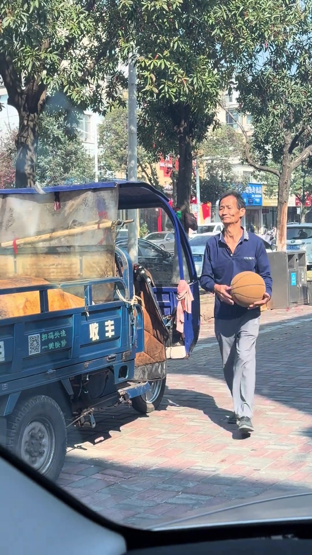希望我到这个年纪也能继续摸着篮球...🏀封面