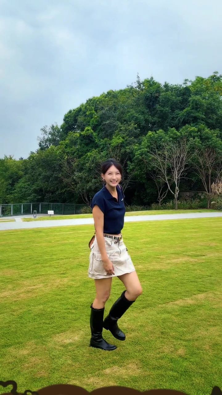 球场上让男生都头疼的石一童,脱下球衣后居然这么美😍封面