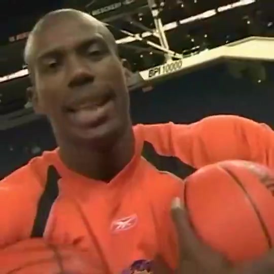 有多少吧友玩过？NBA Live 2004球员介绍，当时的姚明真青涩啊封面