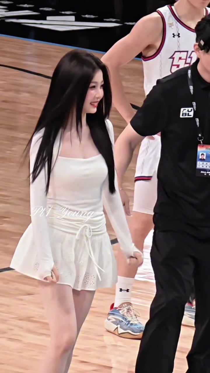 真的是太美了，篮球虞书欣一分钟超长直拍🏀封面