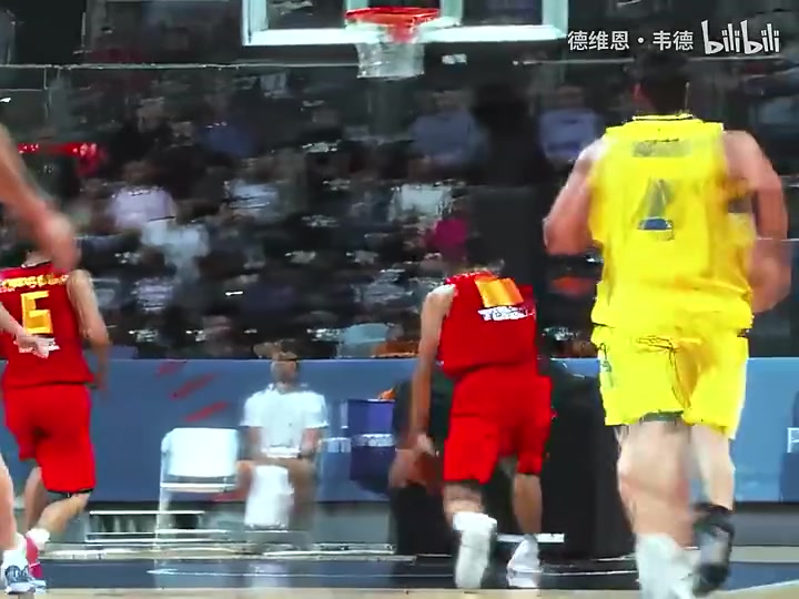手握日月摘星辰！国际赛场的易建联，中国男篮曾经的顶梁柱！封面