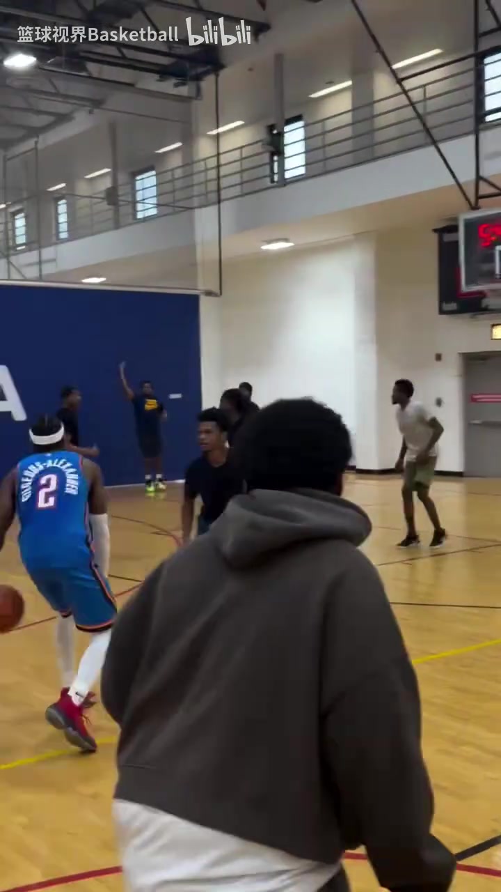 😂全场高呼MVP！这是最像的SGA模仿者吗？封面